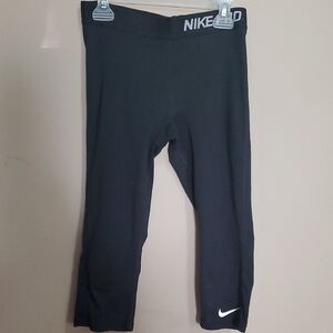 Nike Pro Black and White Cropped Leggings Size Large